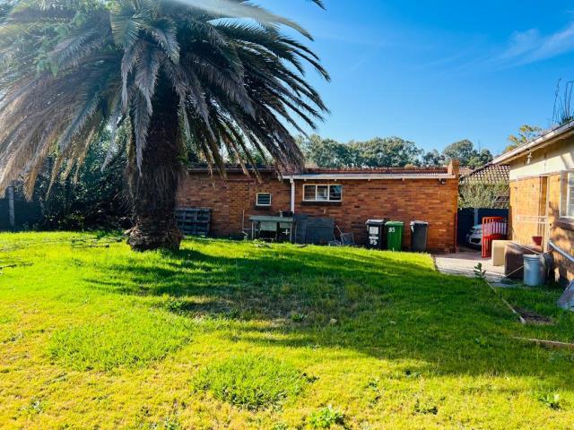 To Let 3 Bedroom Property for Rent in Florida Lake Gauteng