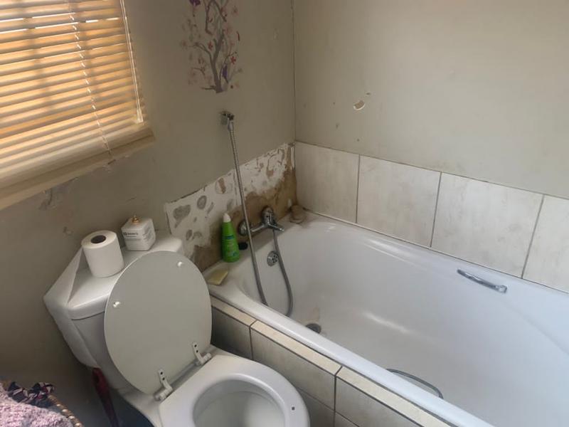 2 Bedroom Property for Sale in Braamfischerville Gauteng