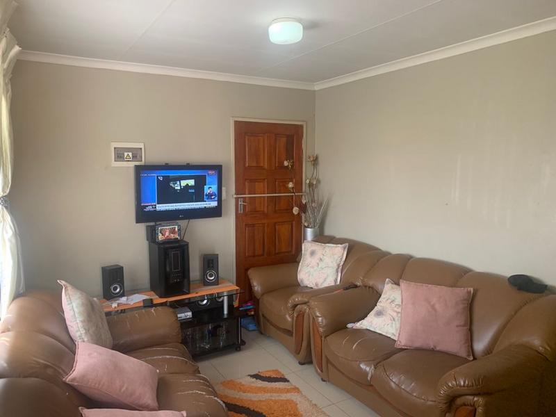 2 Bedroom Property for Sale in Braamfischerville Gauteng