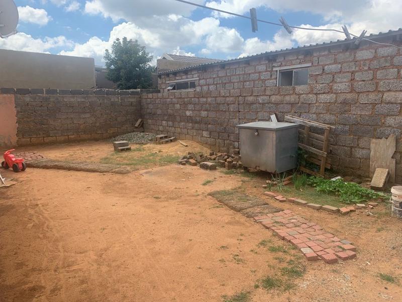 2 Bedroom Property for Sale in Braamfischerville Gauteng