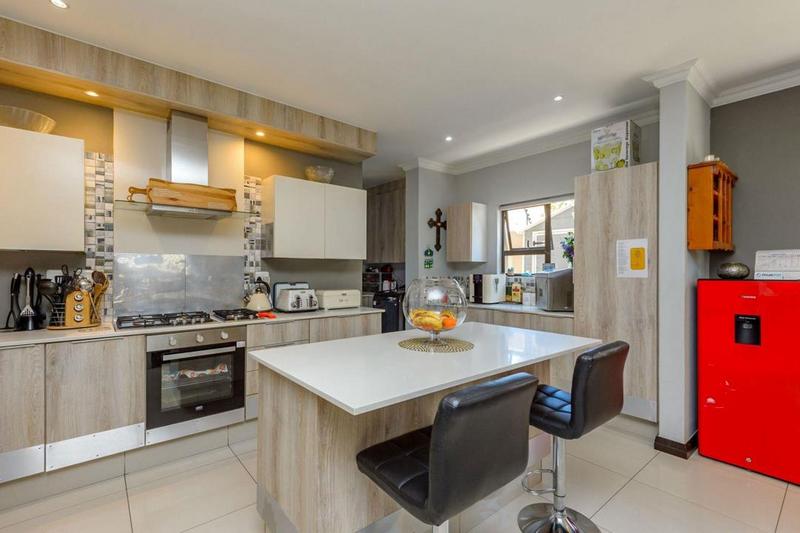 4 Bedroom Property for Sale in Parkhaven Gauteng