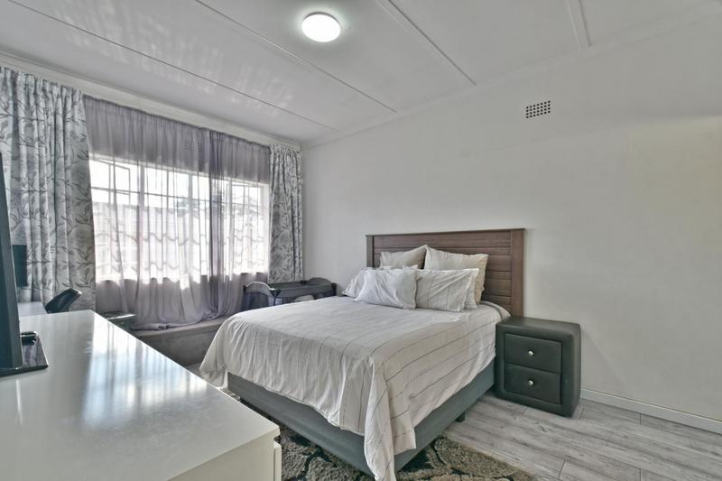 3 Bedroom Property for Sale in Discovery Gauteng
