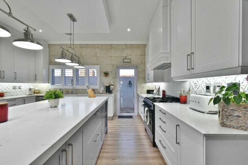5 Bedroom Property for Sale in Eye of Africa Gauteng