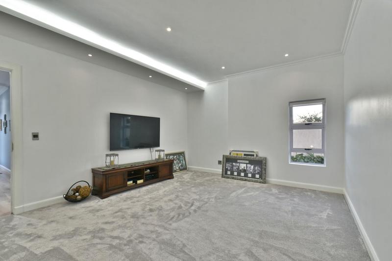 5 Bedroom Property for Sale in Eye of Africa Gauteng