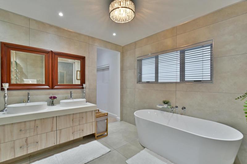 5 Bedroom Property for Sale in Eye of Africa Gauteng