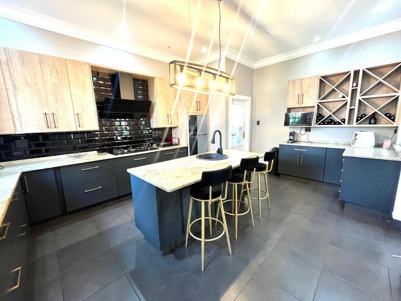 4 Bedroom Property for Sale in Midfield Estate Gauteng