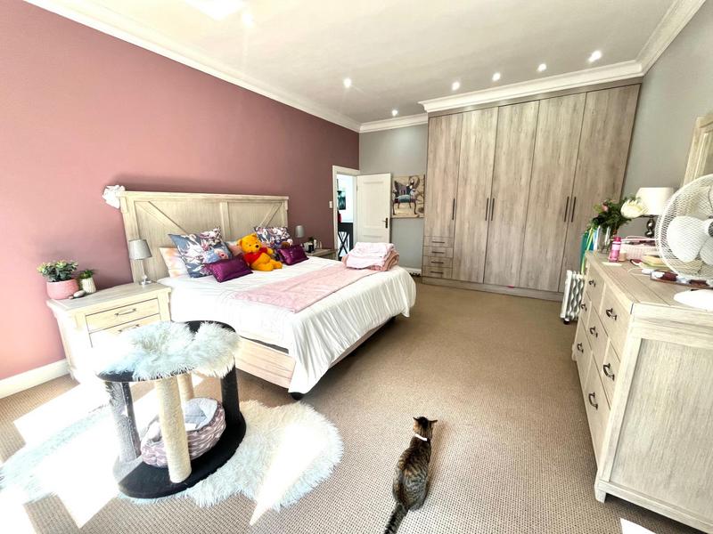 4 Bedroom Property for Sale in Midfield Estate Gauteng