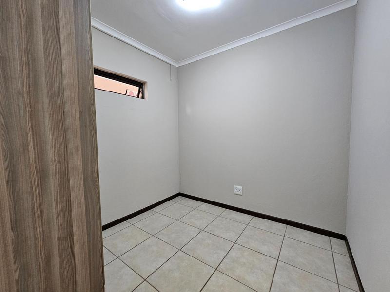 To Let 3 Bedroom Property for Rent in Ruimsig Gauteng