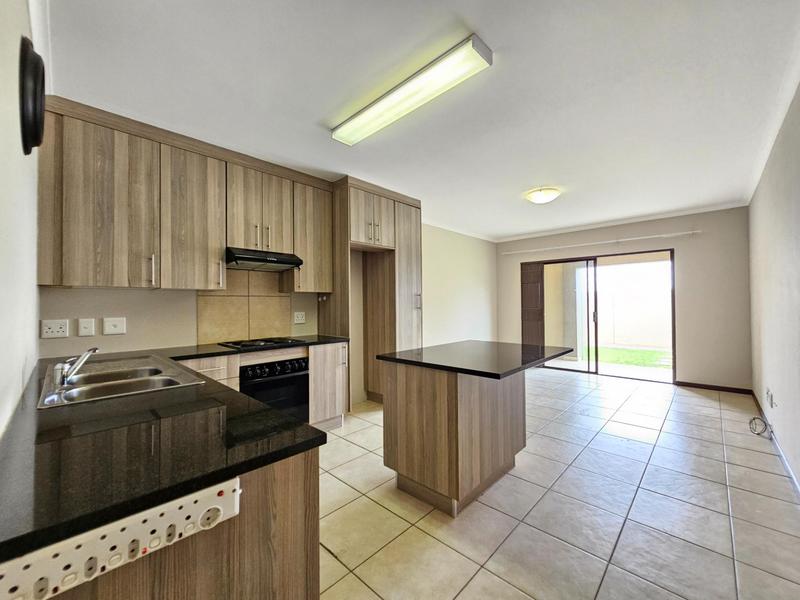 To Let 3 Bedroom Property for Rent in Ruimsig Gauteng