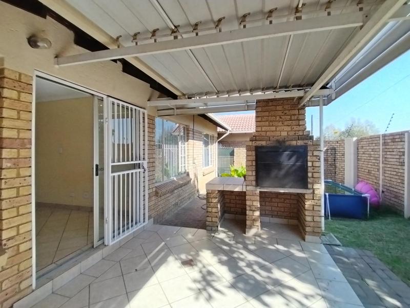 2 Bedroom Property for Sale in Montana Park Gauteng
