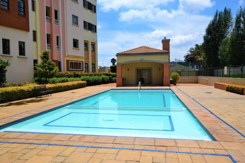 To Let 2 Bedroom Property for Rent in Bedford Gardens Gauteng