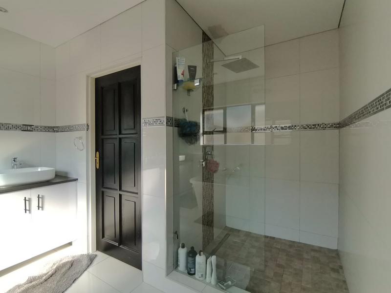 To Let 5 Bedroom Property for Rent in Bedfordview Gauteng