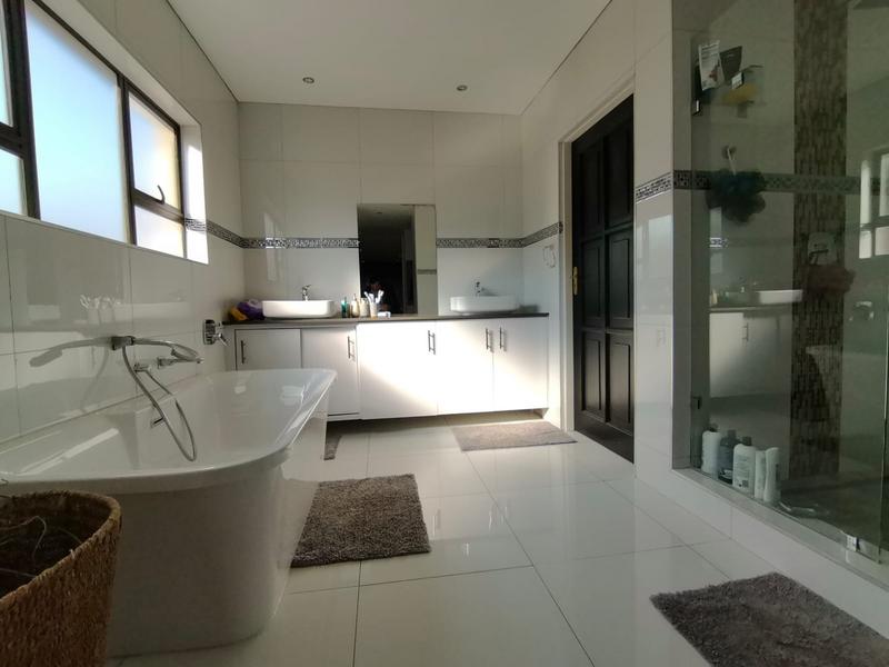To Let 5 Bedroom Property for Rent in Bedfordview Gauteng