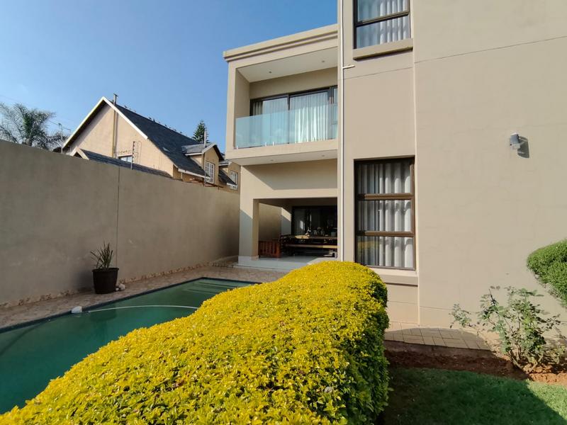 To Let 5 Bedroom Property for Rent in Bedfordview Gauteng