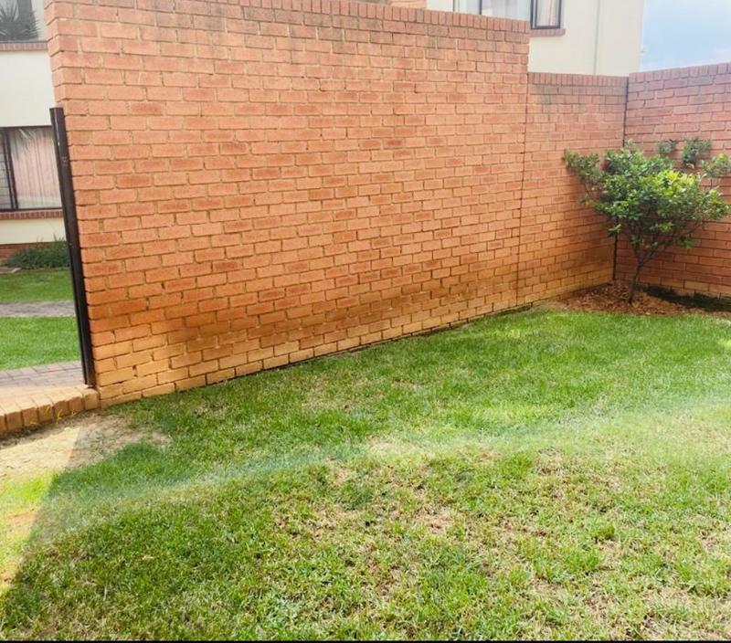 To Let 2 Bedroom Property for Rent in Greenstone Hill Gauteng