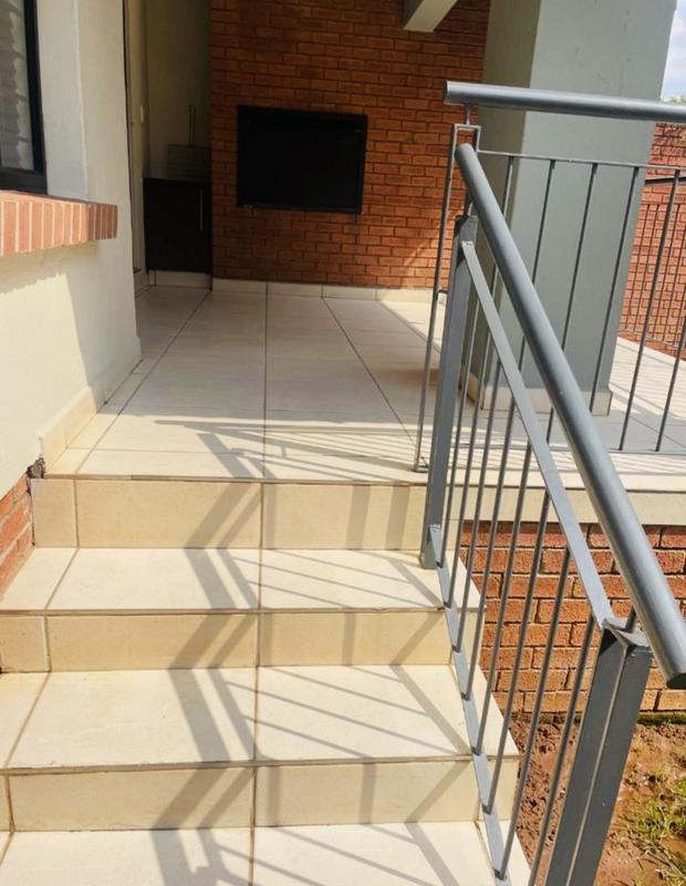 To Let 2 Bedroom Property for Rent in Greenstone Hill Gauteng
