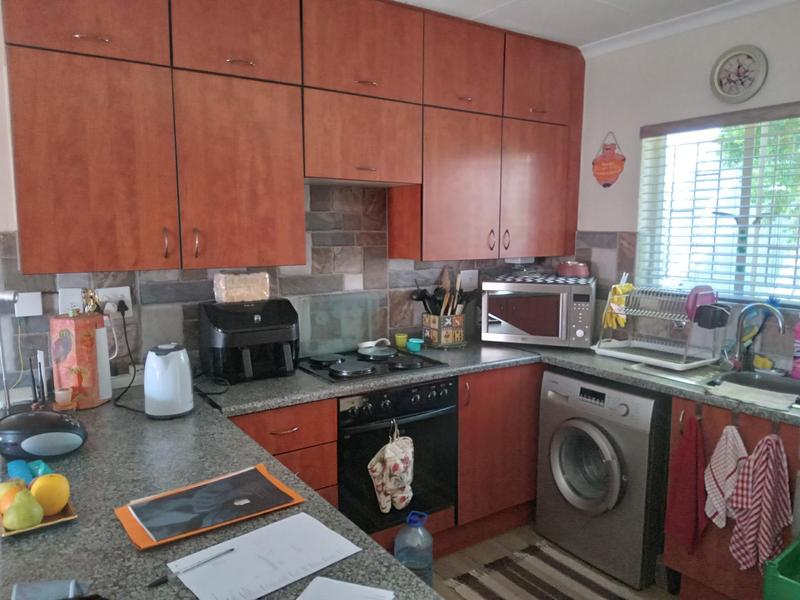 2 Bedroom Property for Sale in Greenstone Hill Gauteng