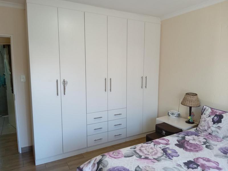 2 Bedroom Property for Sale in Greenstone Hill Gauteng