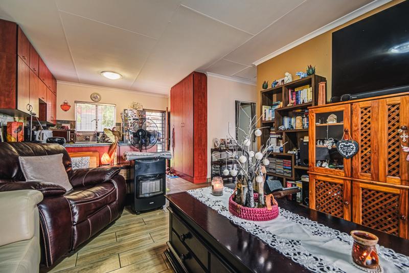2 Bedroom Property for Sale in Greenstone Hill Gauteng