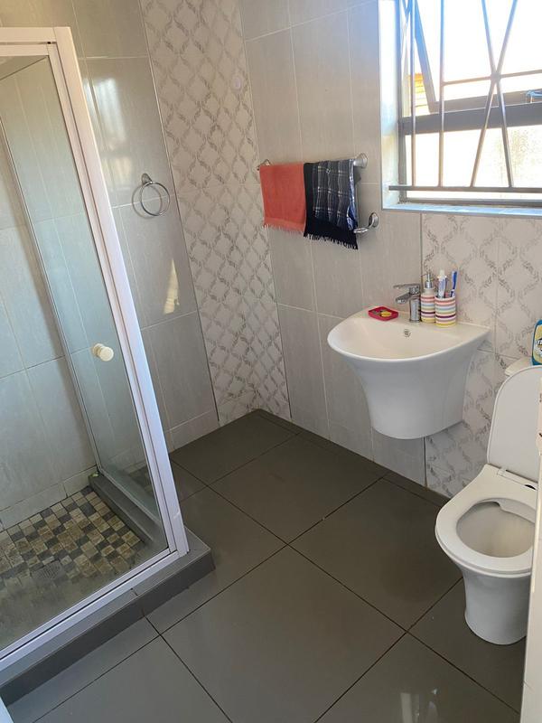 To Let 3 Bedroom Property for Rent in Crystal Park Gauteng