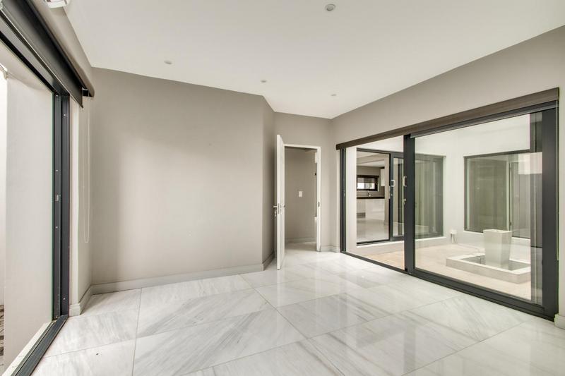To Let 5 Bedroom Property for Rent in Dainfern Golf Estate Gauteng