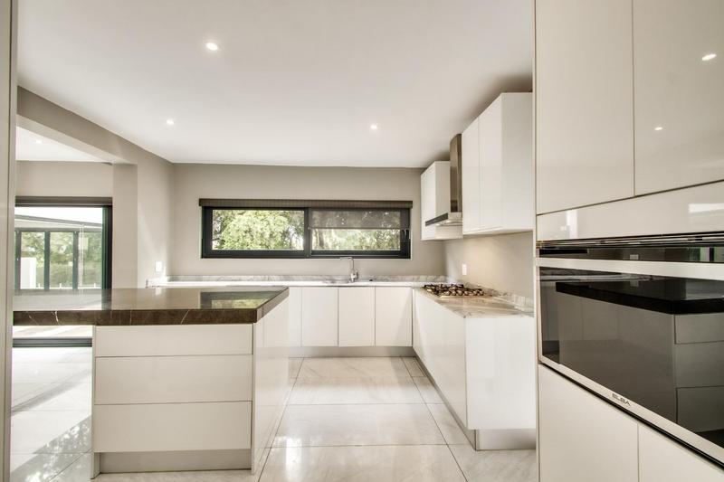 To Let 5 Bedroom Property for Rent in Dainfern Golf Estate Gauteng