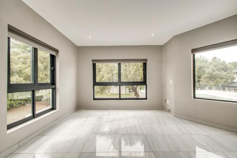 To Let 5 Bedroom Property for Rent in Dainfern Golf Estate Gauteng