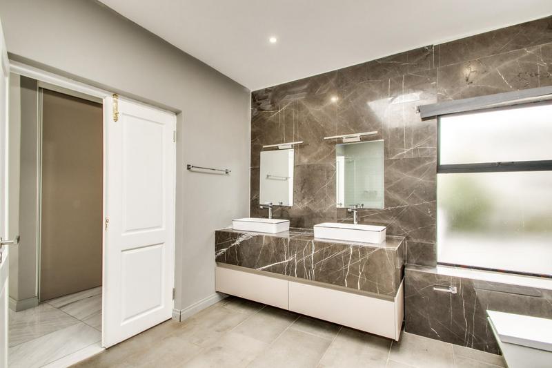 To Let 5 Bedroom Property for Rent in Dainfern Golf Estate Gauteng