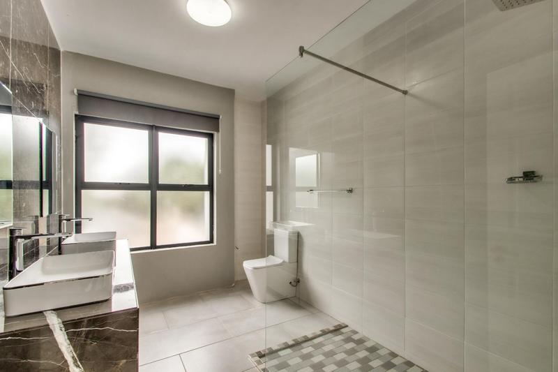 To Let 5 Bedroom Property for Rent in Dainfern Golf Estate Gauteng
