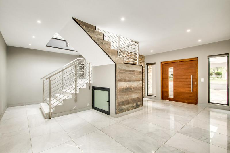 5 Bedroom Property for Sale in Dainfern Golf Estate Gauteng