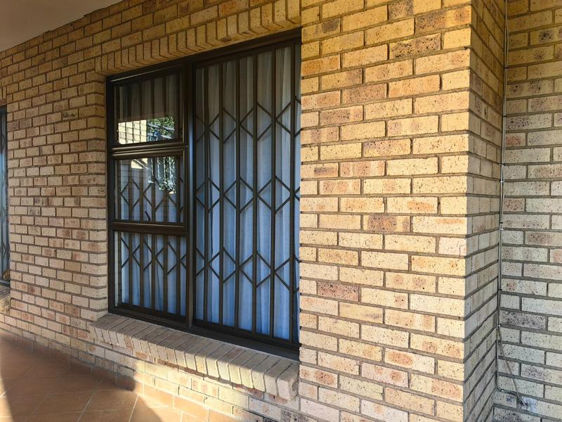 2 Bedroom Property for Sale in Monument Gauteng