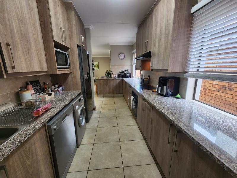 3 Bedroom Property for Sale in Honeydew Ridge Gauteng