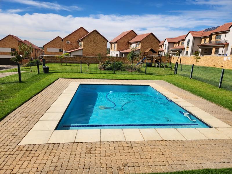 To Let 3 Bedroom Property for Rent in Honeydew Ridge Gauteng