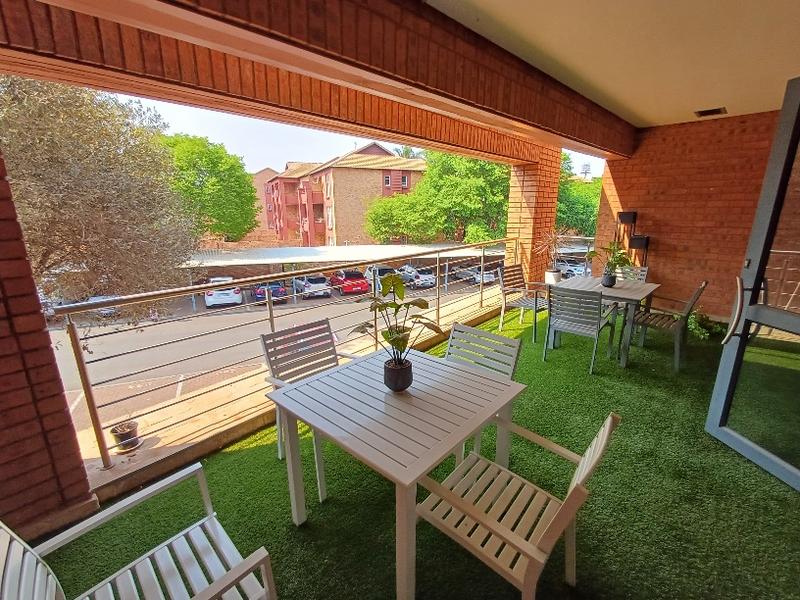 To Let commercial Property for Rent in Die Hoewes Gauteng