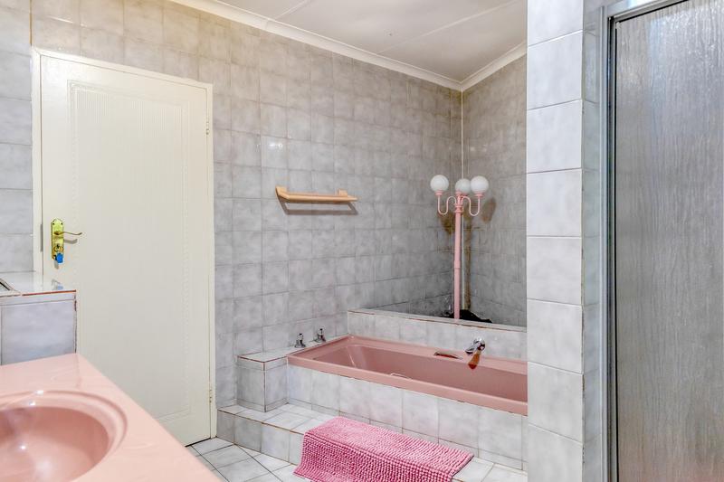 5 Bedroom Property for Sale in Houghton Estate Gauteng