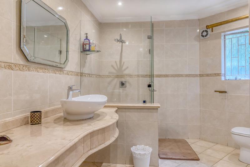 5 Bedroom Property for Sale in Houghton Estate Gauteng