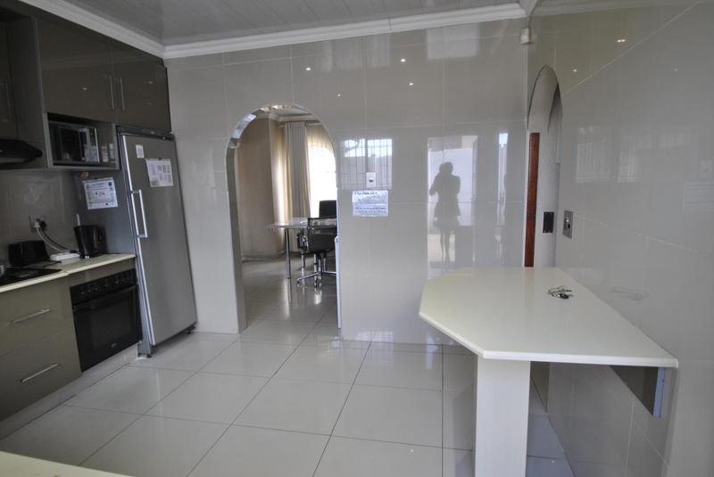 4 Bedroom Property for Sale in Zakariyya Park Gauteng
