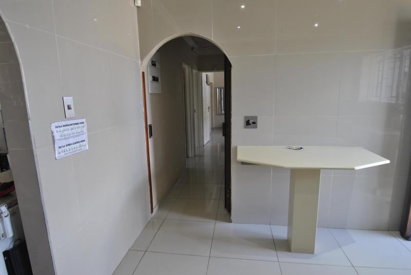 4 Bedroom Property for Sale in Zakariyya Park Gauteng
