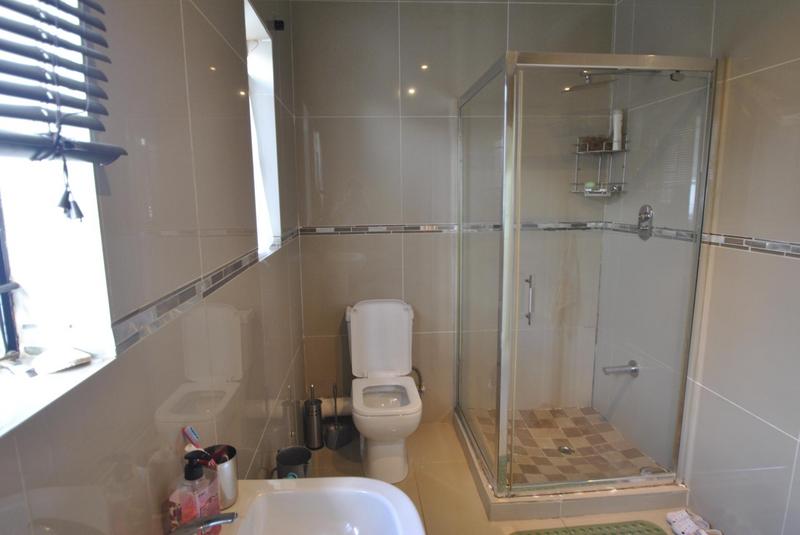 4 Bedroom Property for Sale in Zakariyya Park Gauteng