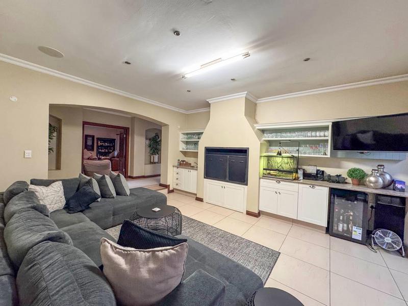 5 Bedroom Property for Sale in Midstream Estate Gauteng