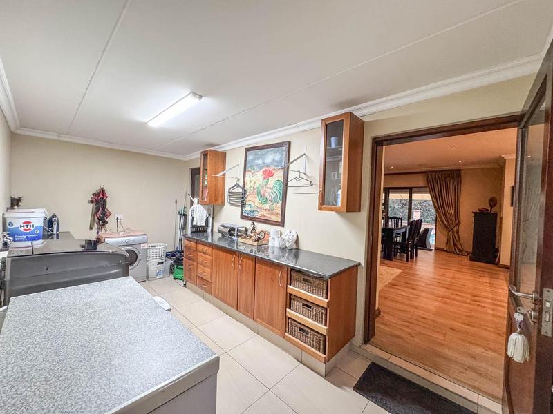 5 Bedroom Property for Sale in Midstream Estate Gauteng
