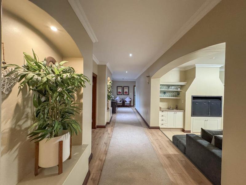 5 Bedroom Property for Sale in Midstream Estate Gauteng