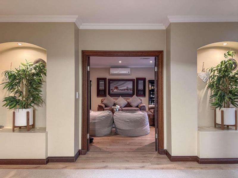 5 Bedroom Property for Sale in Midstream Estate Gauteng
