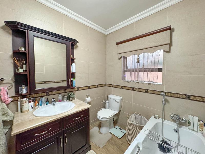 5 Bedroom Property for Sale in Midstream Estate Gauteng