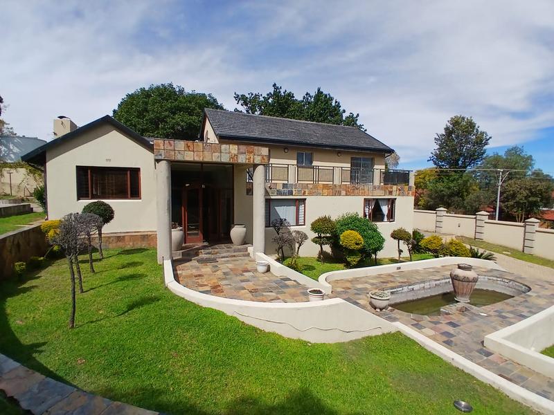 4 Bedroom Property for Sale in Mondeor Gauteng