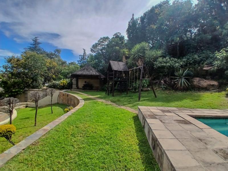 4 Bedroom Property for Sale in Mondeor Gauteng