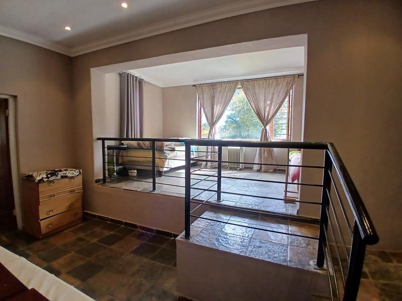 4 Bedroom Property for Sale in Mondeor Gauteng