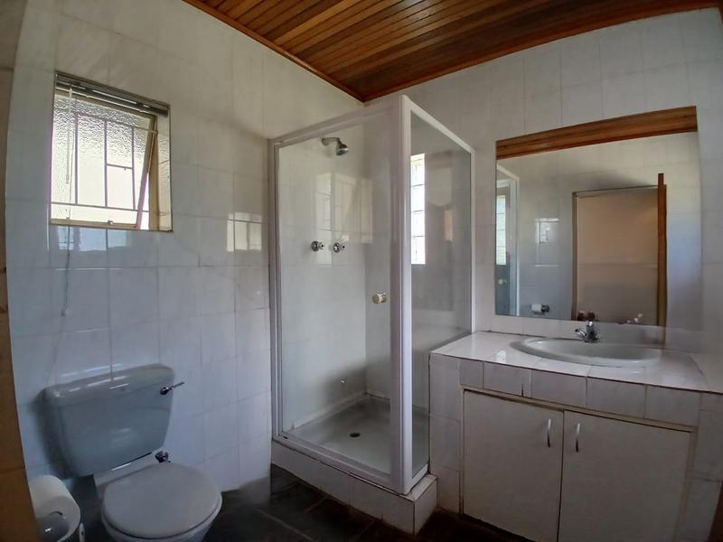 4 Bedroom Property for Sale in Mondeor Gauteng