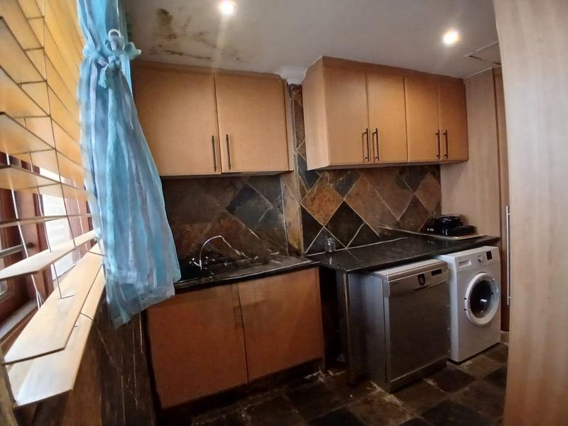 4 Bedroom Property for Sale in Mondeor Gauteng