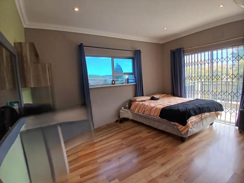 4 Bedroom Property for Sale in Mondeor Gauteng